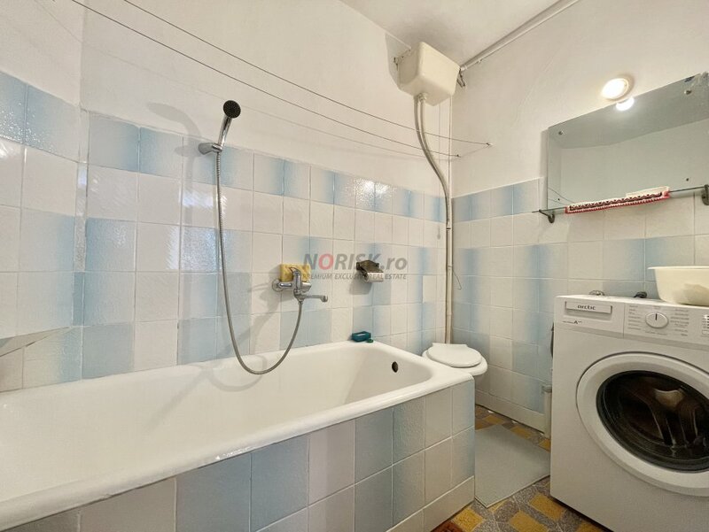 Polona Casa 5 Camere  131MP  teren 424mp  centrala  parcare