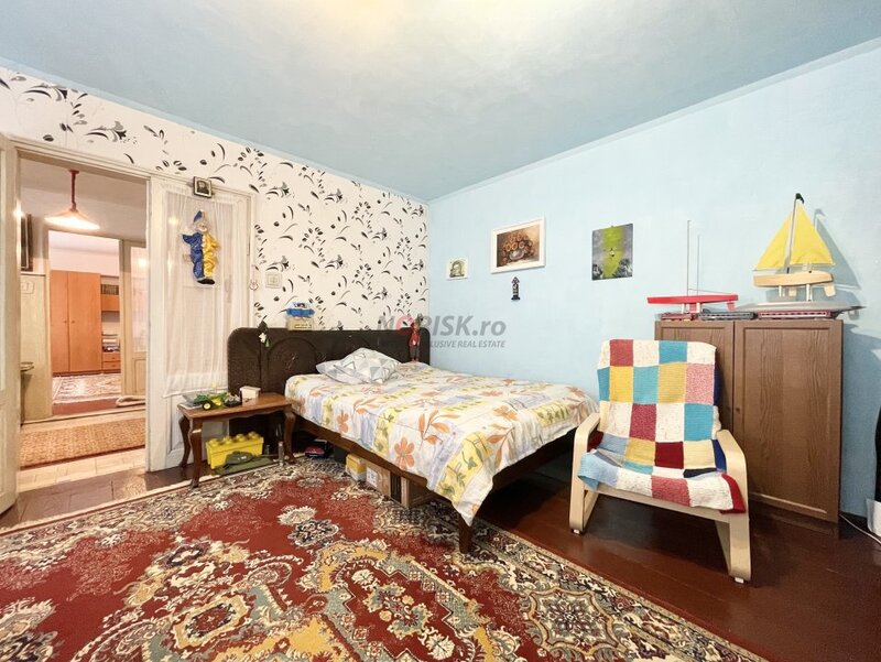 Polona Casa 5 Camere  131MP  teren 424mp  centrala  parcare