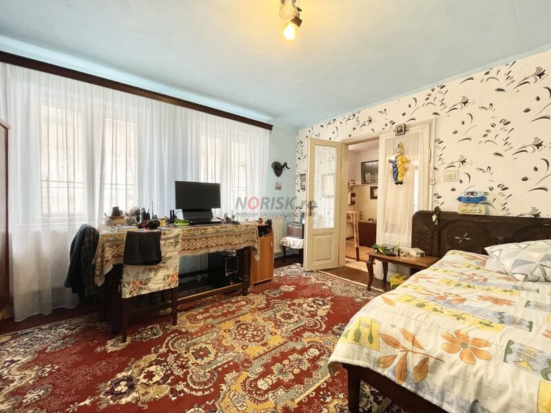 Polona Casa 5 Camere  131MP  teren 424mp  centrala  parcare