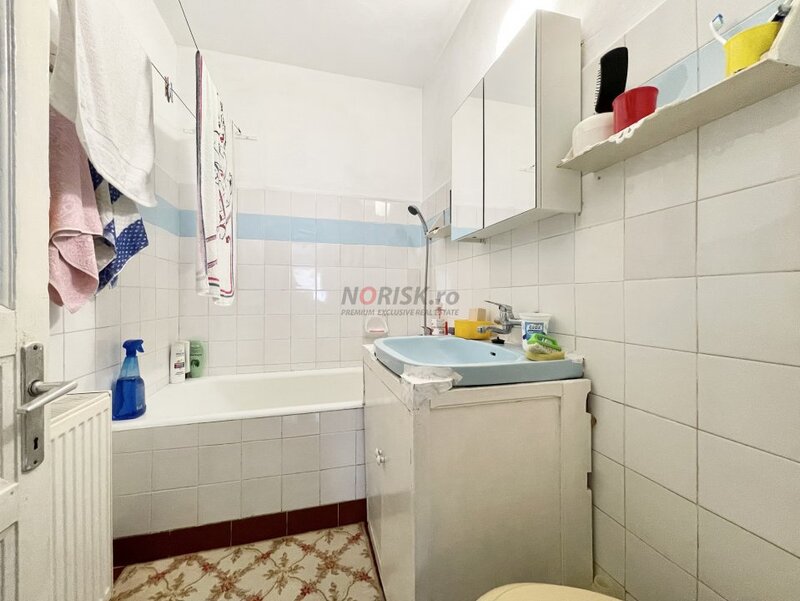 Polona Casa 5 Camere  131MP  teren 424mp  centrala  parcare