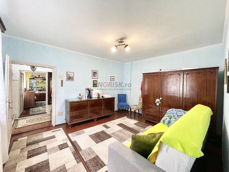 Polona Casa 5 Camere  131MP  teren 424mp  centrala  parcare