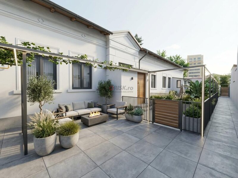 Polona Casa 5 Camere  131MP  teren 424mp  centrala  parcare
